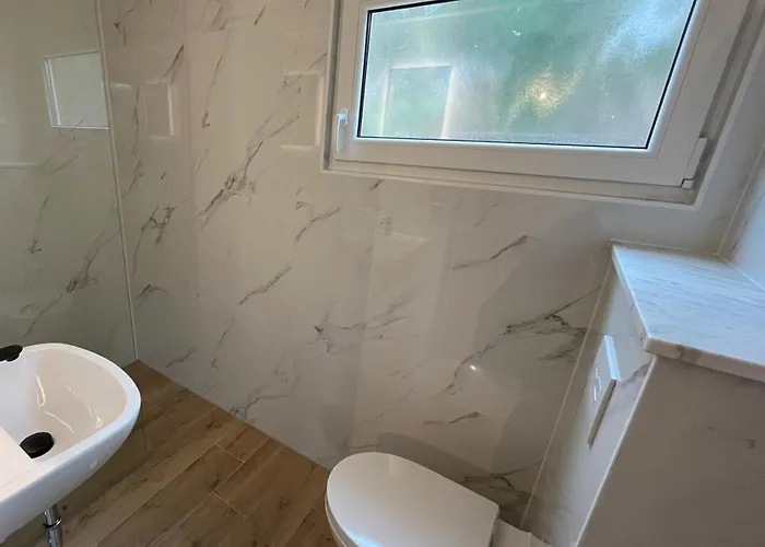 Holiday home Forest Lodge, Neu Ruhige Lage, Elegant Und Modern, Hunde Willkommen
